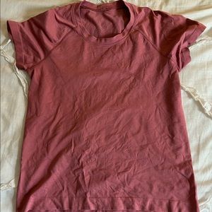 Lululemon Dark Pink Swiftly Tech Tee Size 8 Race Length